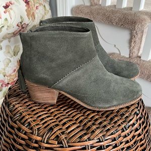 Heeled booties